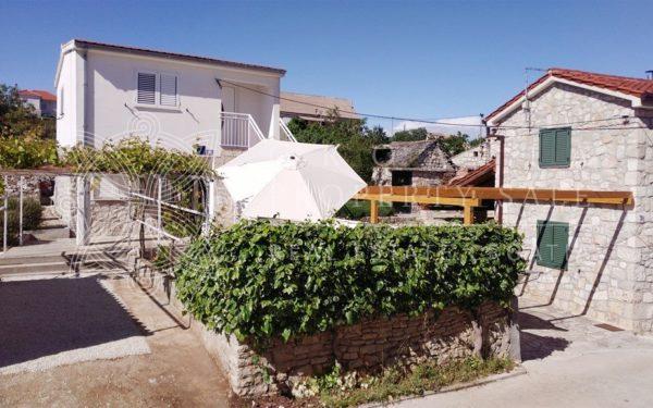 Croatia Dalmatia Solta island cozy house for sale