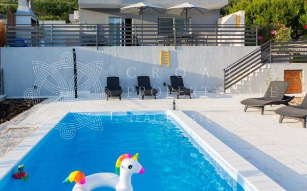 Croatia Middle Dalmatia Omis area house for sale with pool