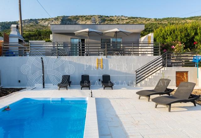 Croatia Middle Dalmatia Omis area house for sale with pool