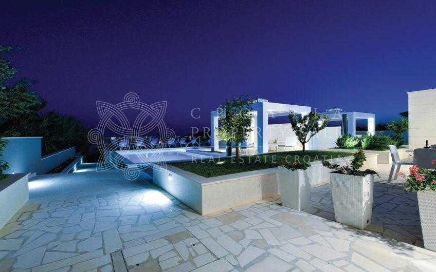 Croatia Rogoznica area waterfront duplex villa for sale with 2 pools and 12 apartments