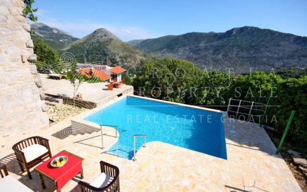 Croatia Split area stone villa with pool for sale and sea view