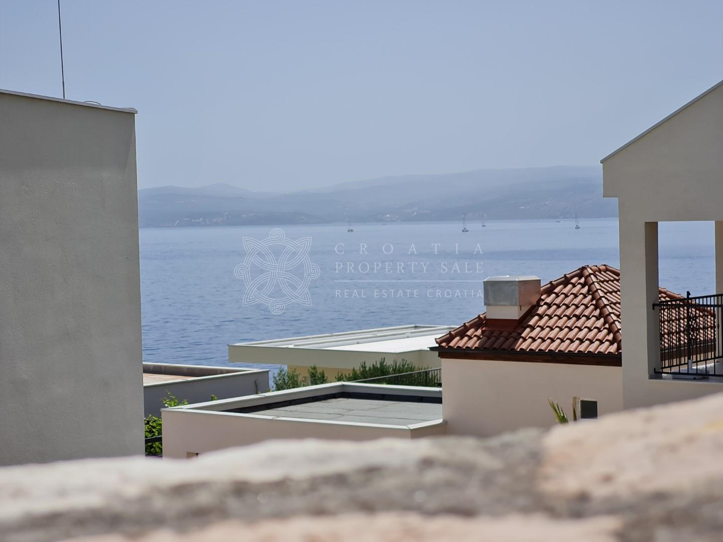 Croatia island Solta house near beach for sale