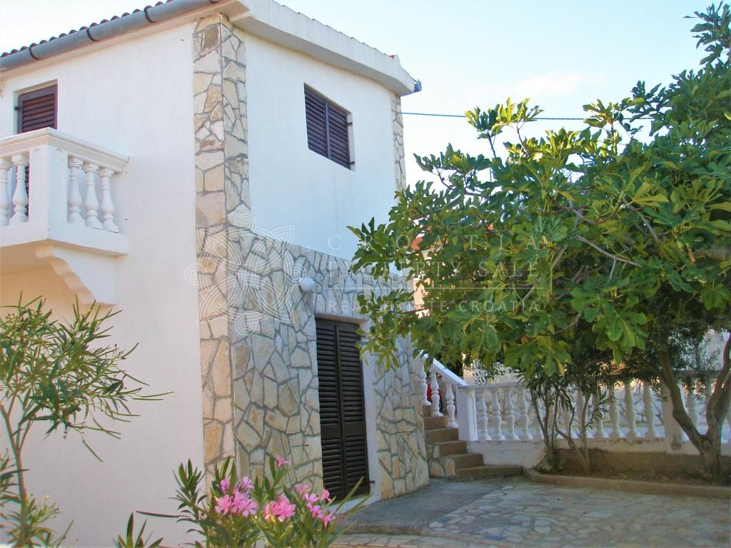 Croatia island Solta house near beach for sale