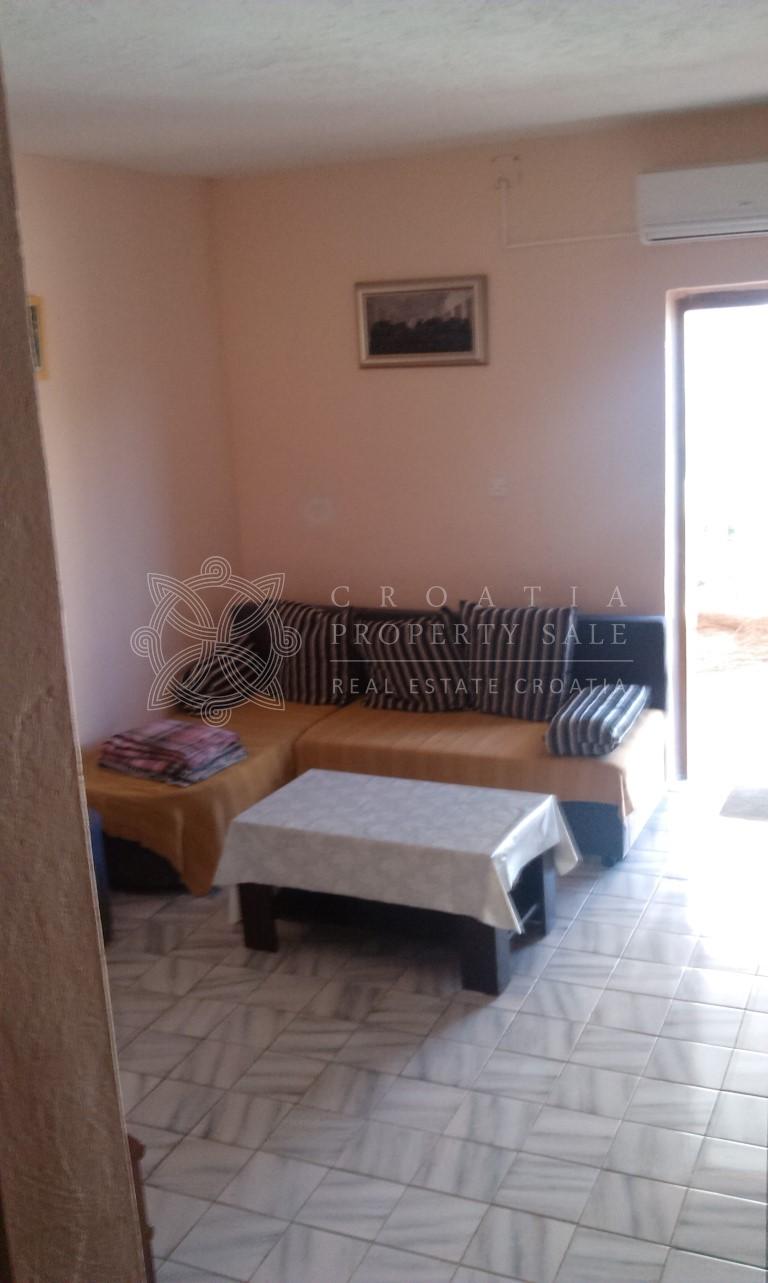 Croatia island Solta house near beach for sale