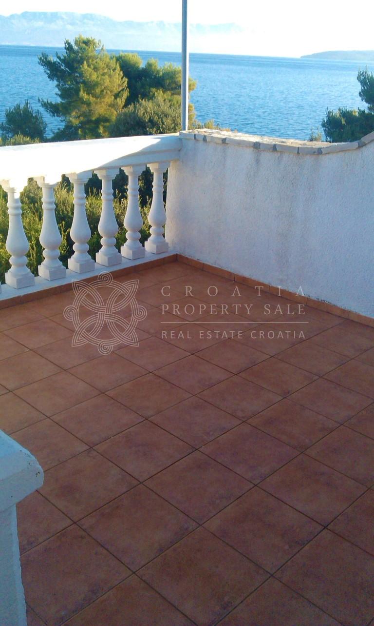 Croatia island Solta house near beach for sale