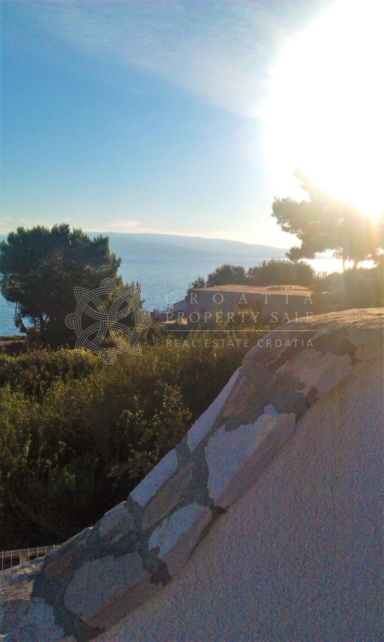 Croatia island Solta house near beach for sale