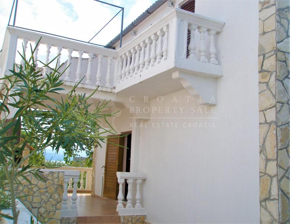 Croatia island Solta house near beach for sale