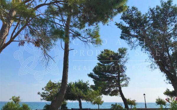 Croatia Zadar area seafront house for sale in greenery