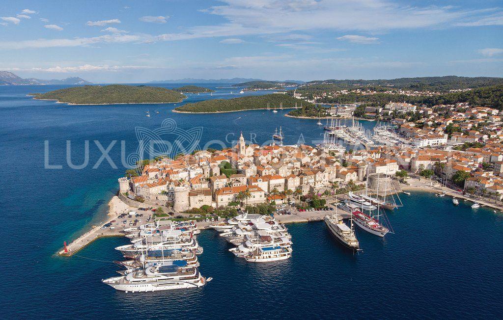 Croatia island Korcula seafront house with pool for sale