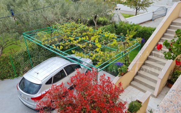 Croatia Zadar town house with 4 apartments for sale