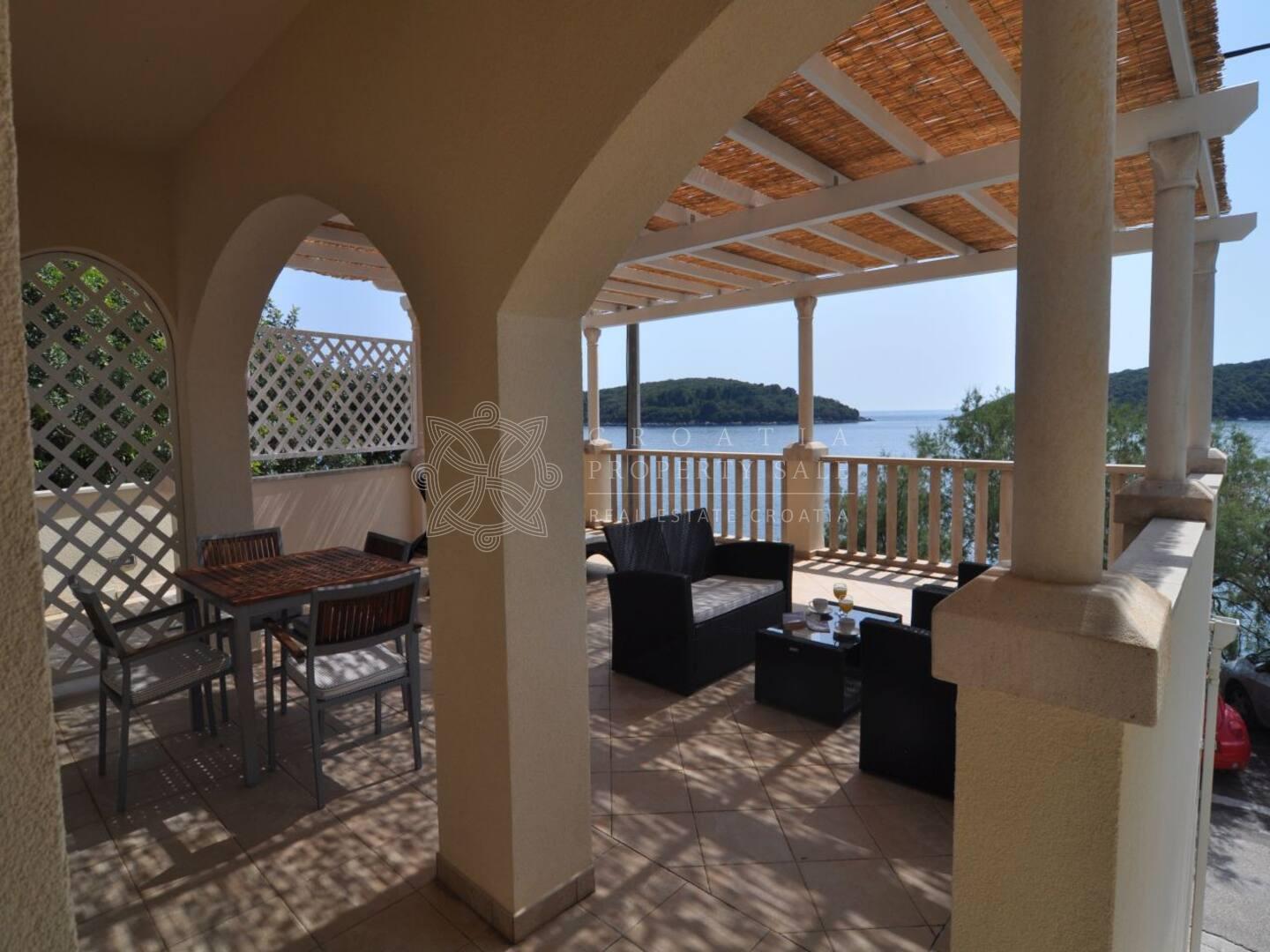 Croatia Cavtat area seafront villa for sale in private bay