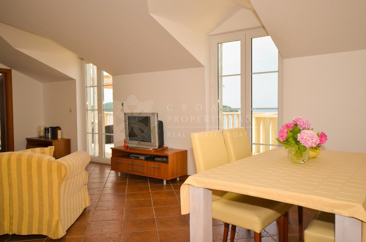 Croatia Cavtat area seafront villa for sale in private bay