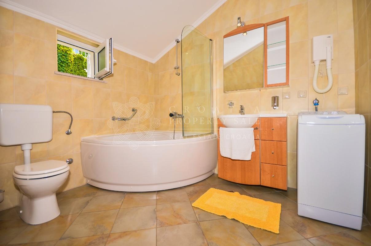 Croatia Cavtat area seafront villa for sale in private bay