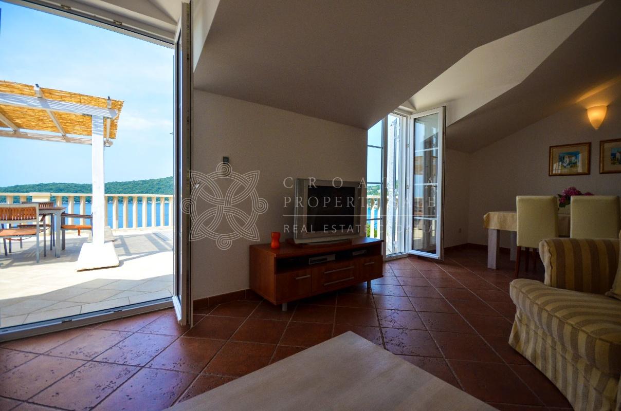 Croatia Cavtat area seafront villa for sale in private bay