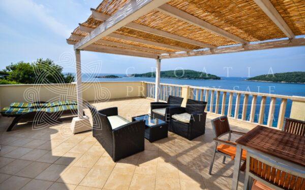 Croatia Cavtat area seafront villa for sale in private bay