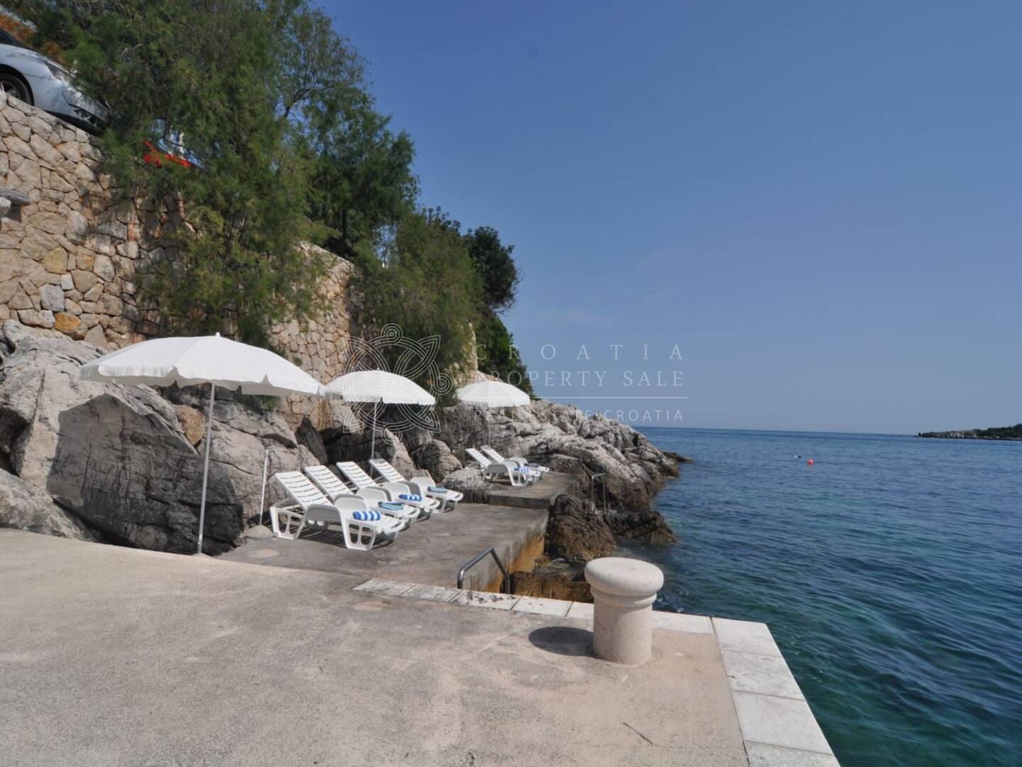 Croatia Cavtat area seafront villa for sale in private bay