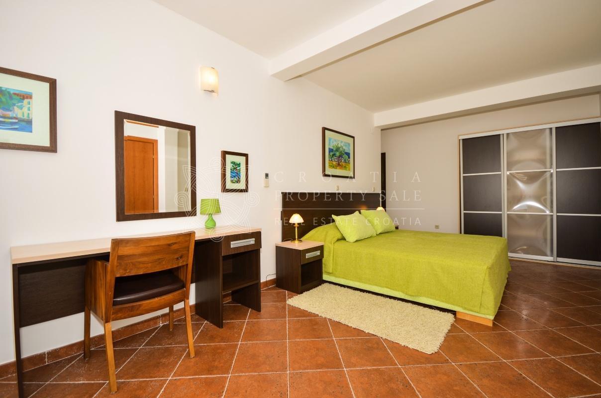 Croatia Cavtat area seafront villa for sale in private bay