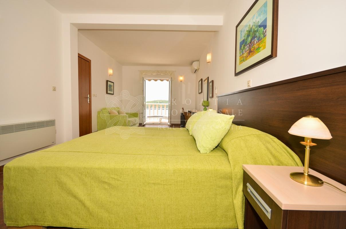 Croatia Cavtat area seafront villa for sale in private bay