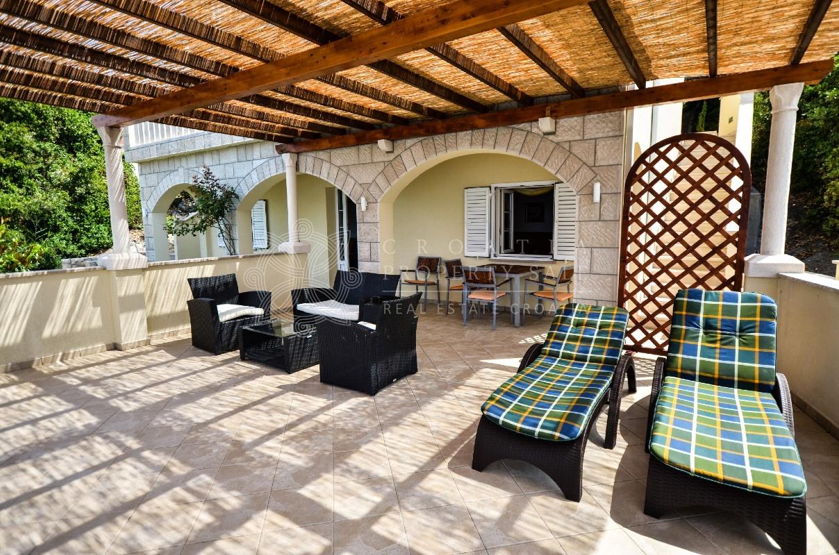 Croatia Cavtat area seafront villa for sale in private bay