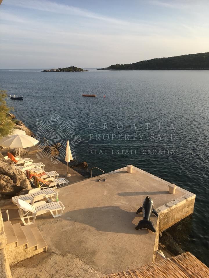 Croatia Cavtat area seafront villa for sale in private bay