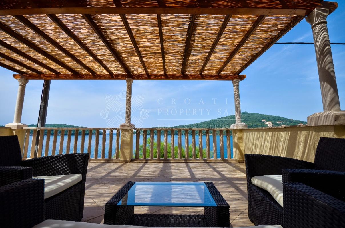 Croatia Cavtat area seafront villa for sale in private bay