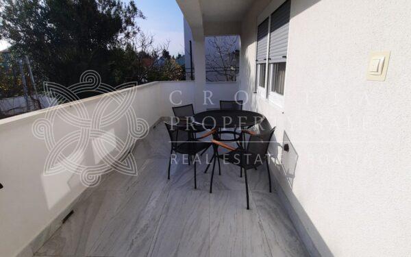 Croatia Nin Zadar large coastal house for sale